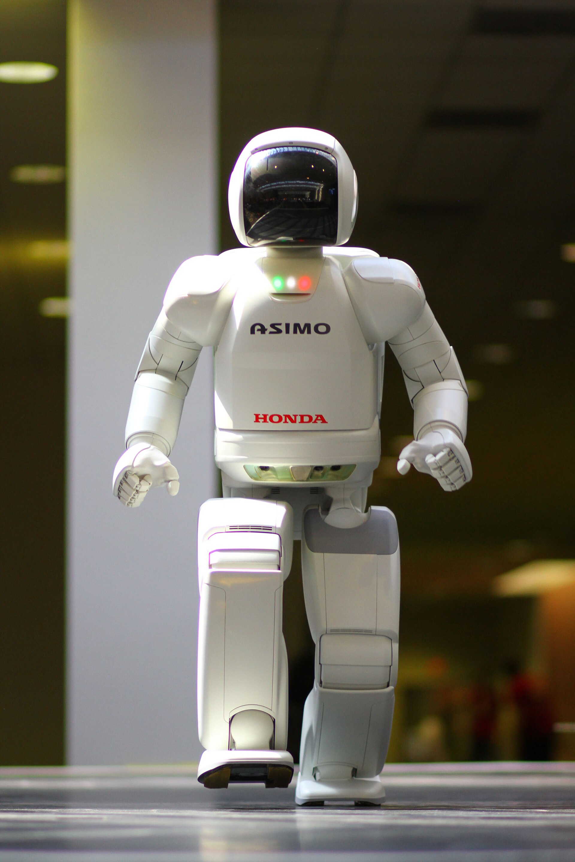 Foundation And AMD Tie Humanoid Robots To Defense And Factory Work